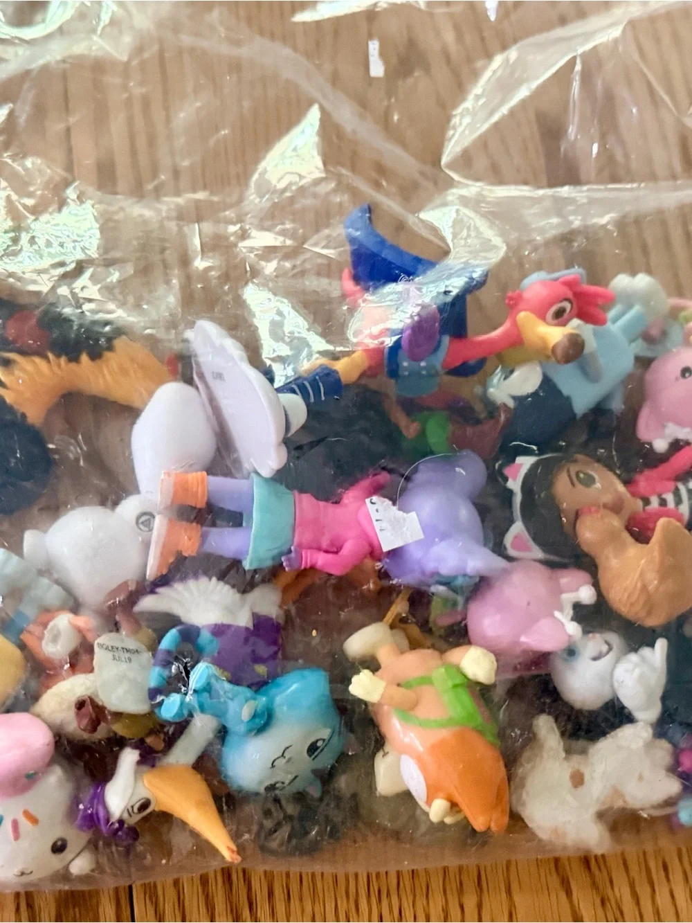 Assorted Kids Toy Figures - Mixed Colors - Picture 2 of 5